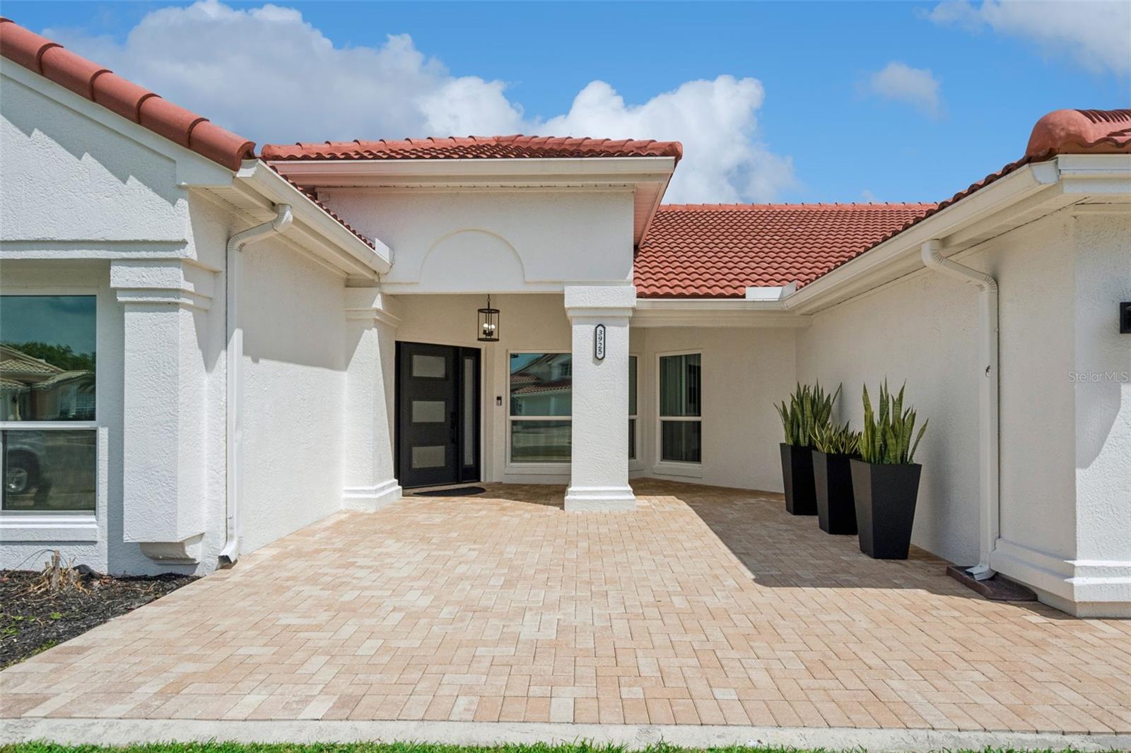 VENTURA PLACE - Residential