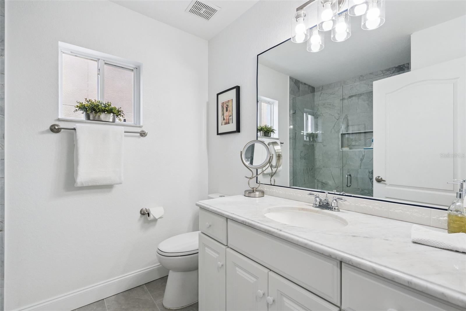 VENTURA PLACE - Residential