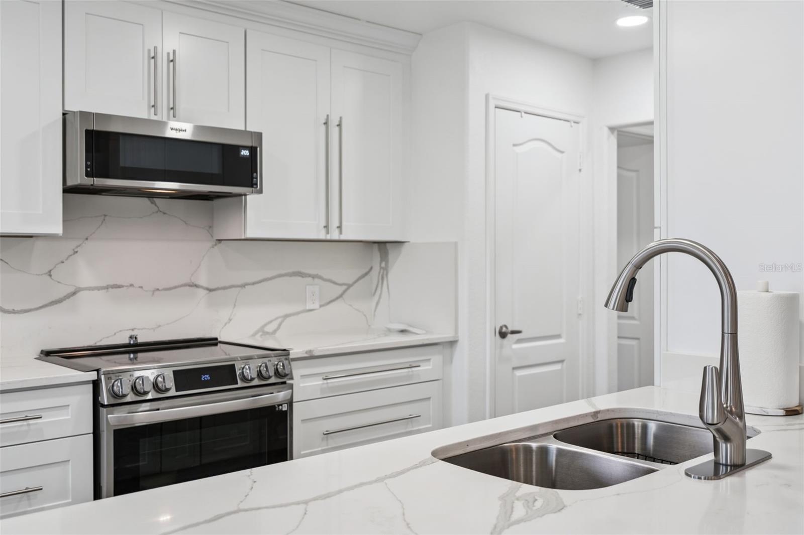 VENTURA PLACE - Residential