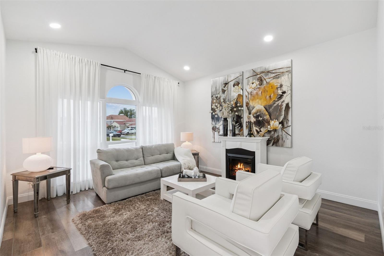 VENTURA PLACE - Residential