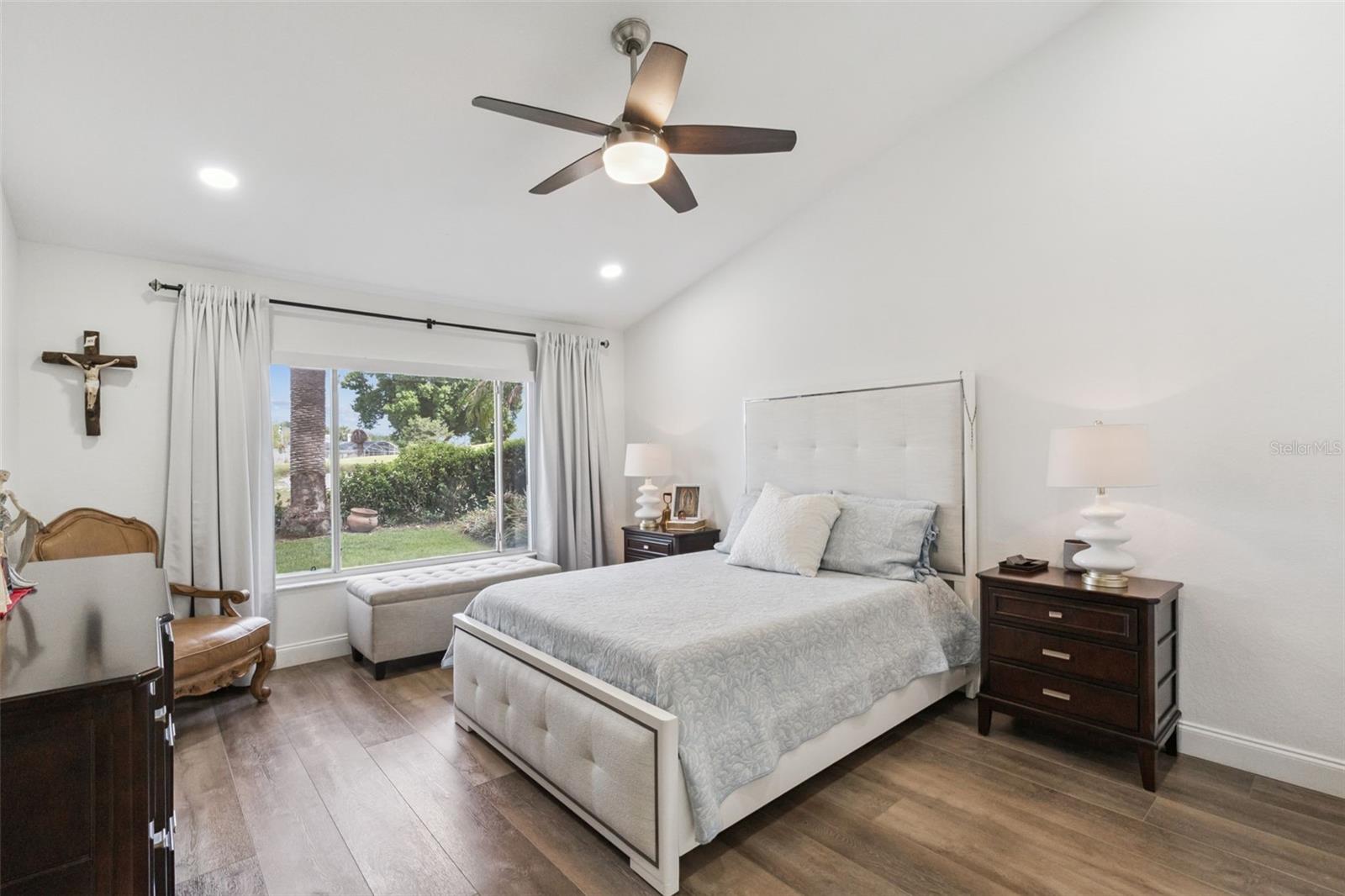 VENTURA PLACE - Residential