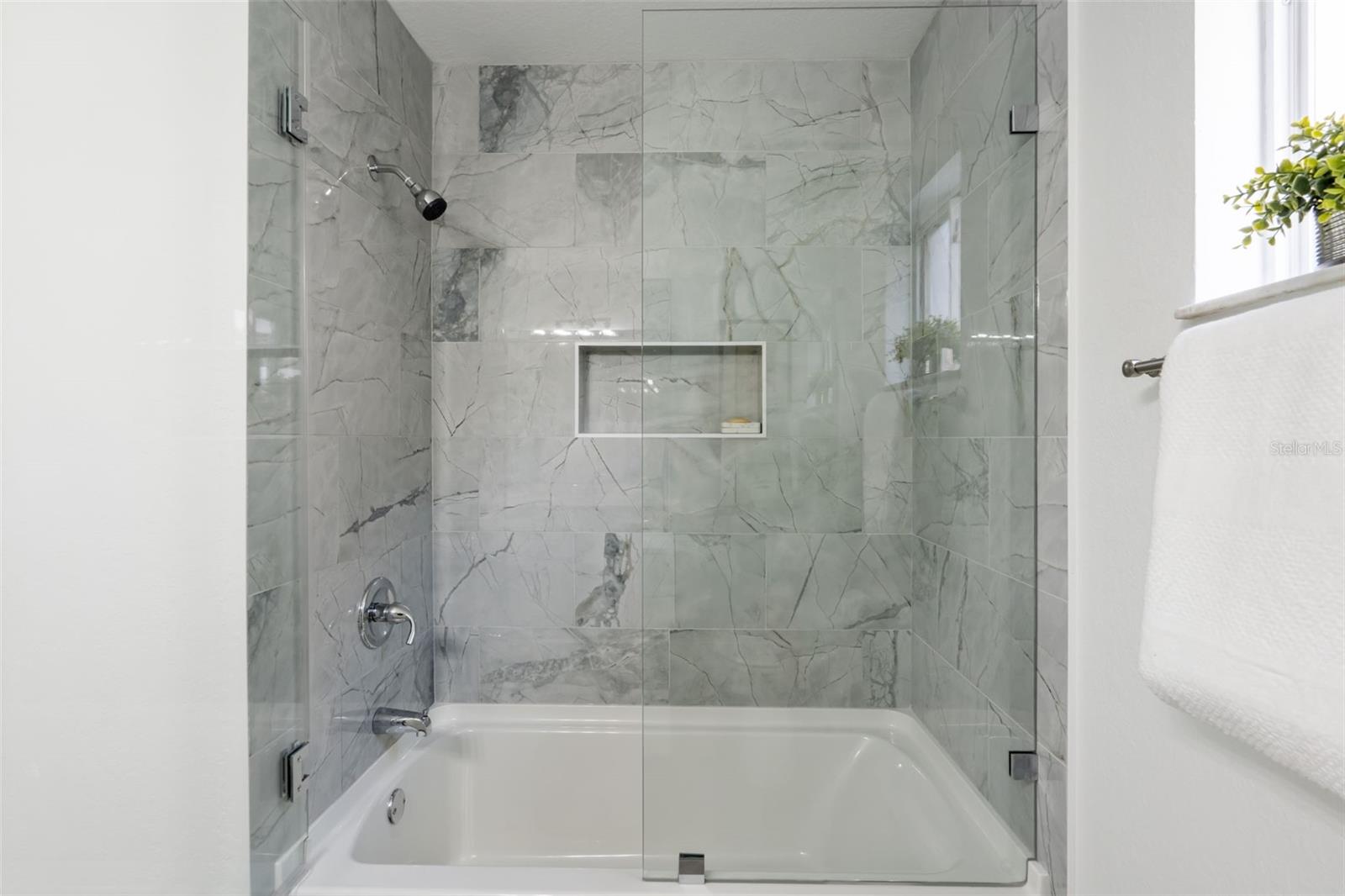 VENTURA PLACE - Residential