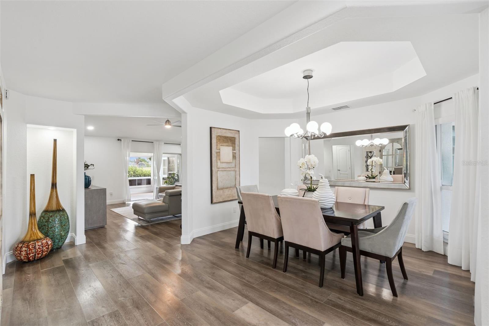 VENTURA PLACE - Residential