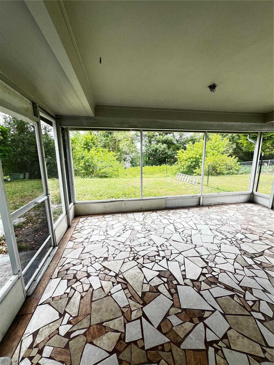 SEVEN SPGS HOMES - Residential Lease