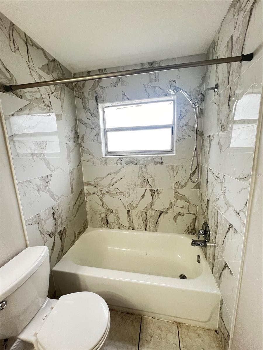 SEVEN SPGS HOMES - Residential Lease