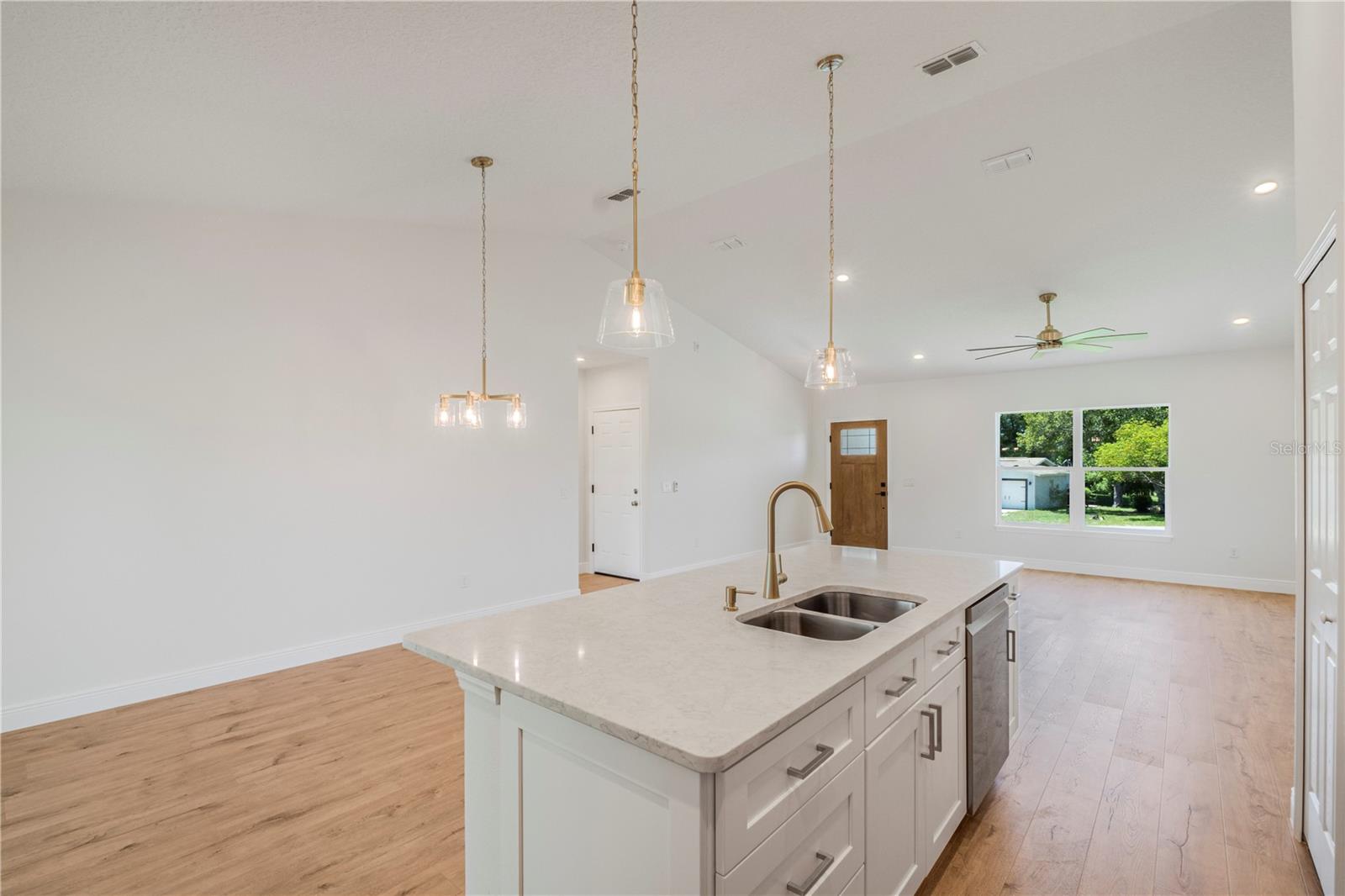 DELTONA LAKES UNIT 09 - Residential