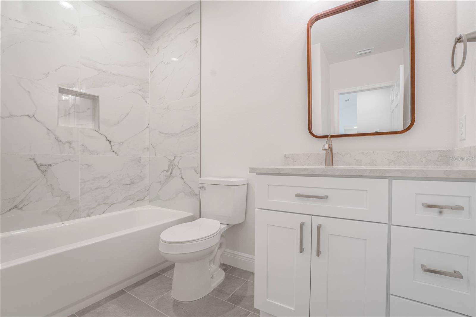 DELTONA LAKES UNIT 09 - Residential