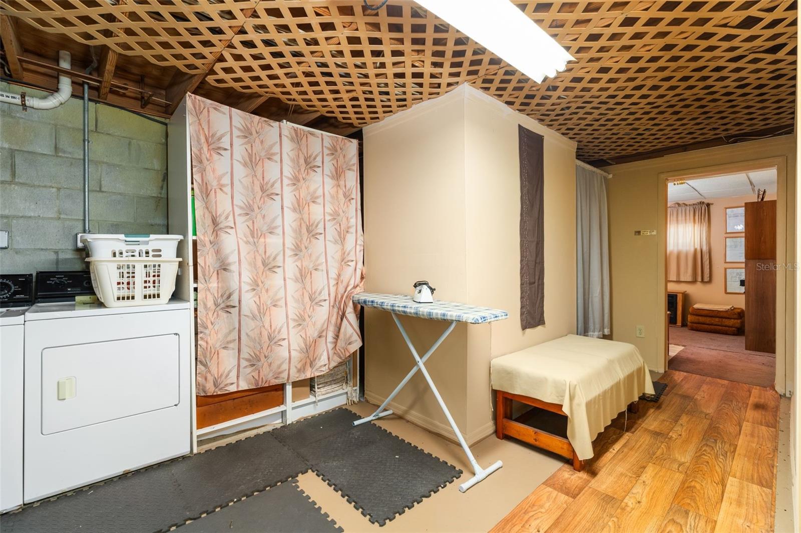 WILLISTON HEIGHTS UN 12 - Residential