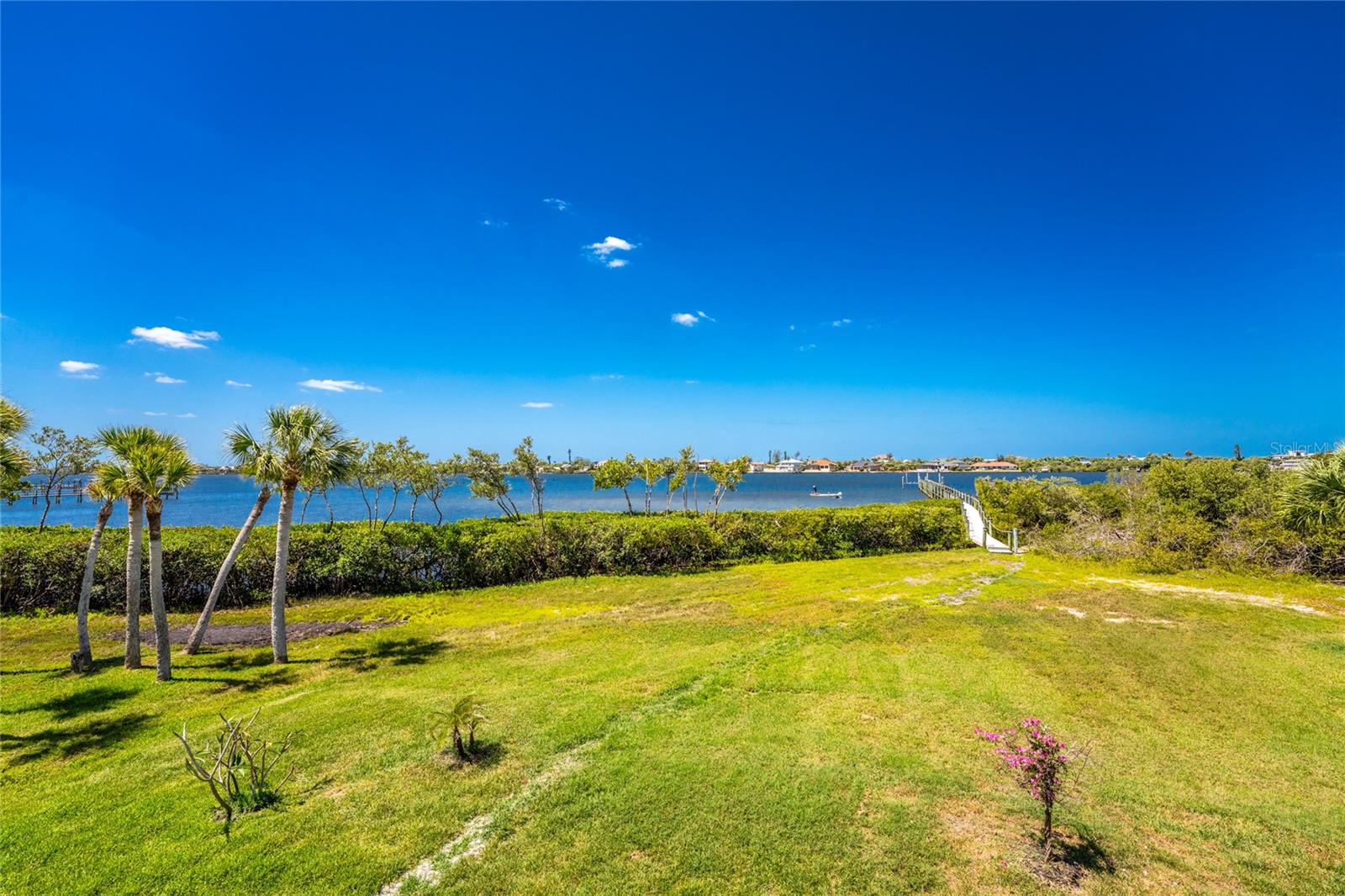 ENGLEWOOD GARDENS - Land
