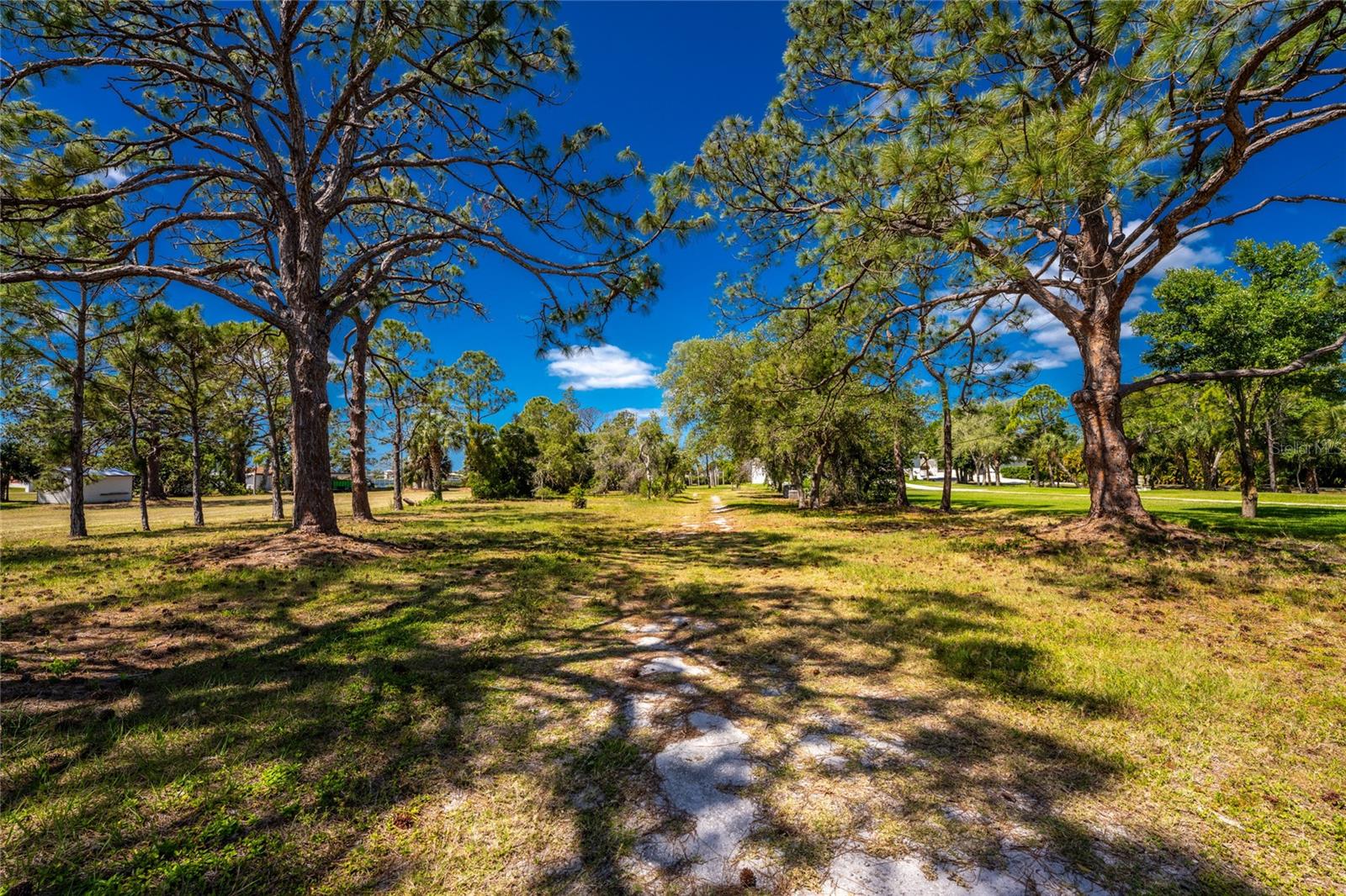 ENGLEWOOD GARDENS - Land