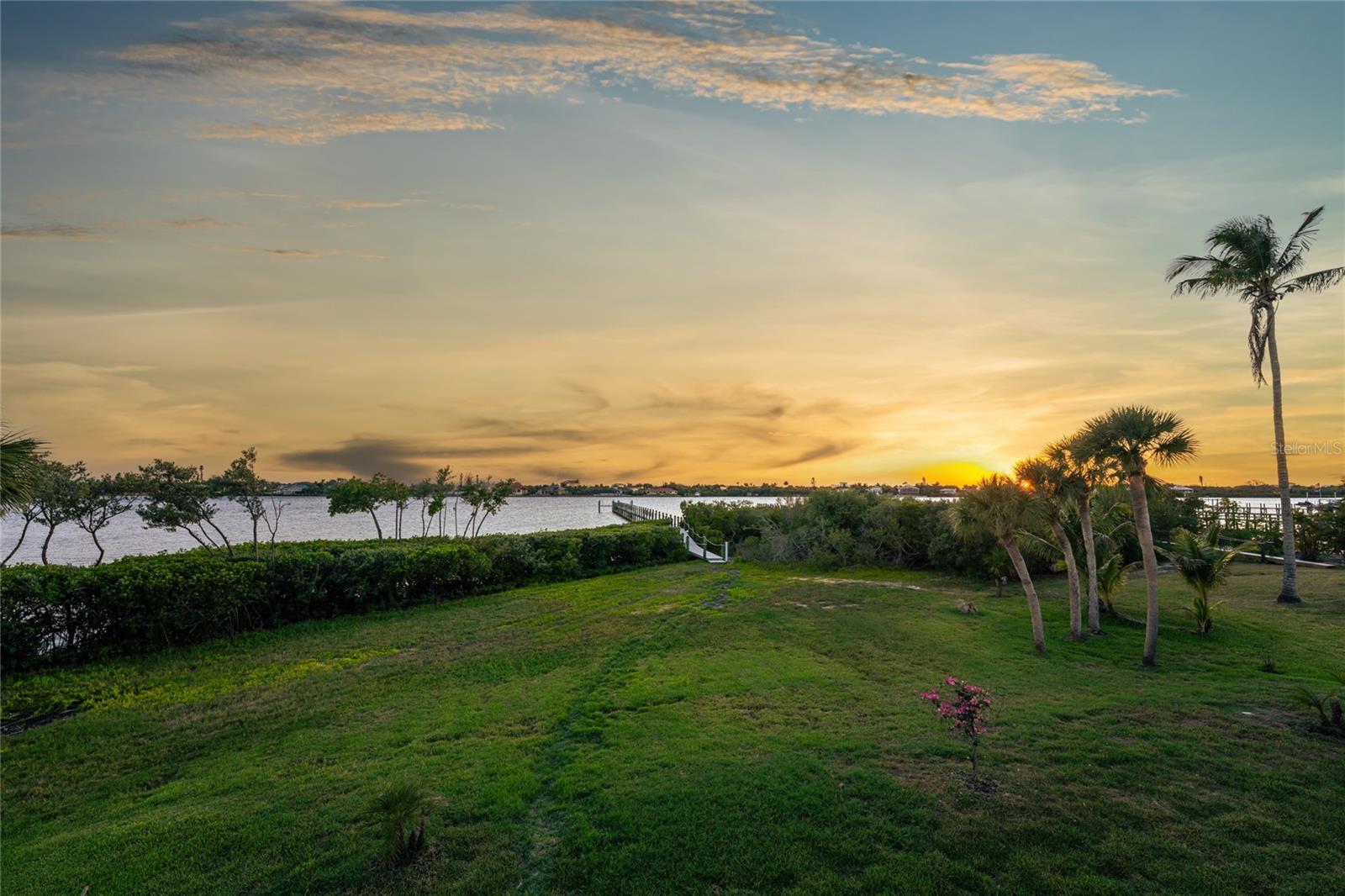 ENGLEWOOD GARDENS - Land