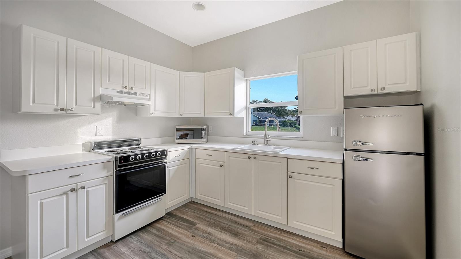 MISTY OAKS - Residential