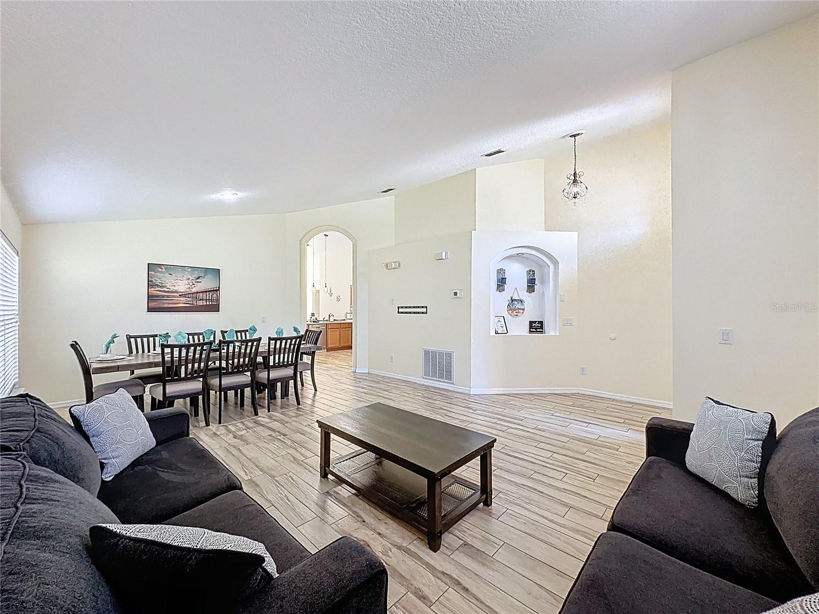 AVIANA PH 01 - Residential