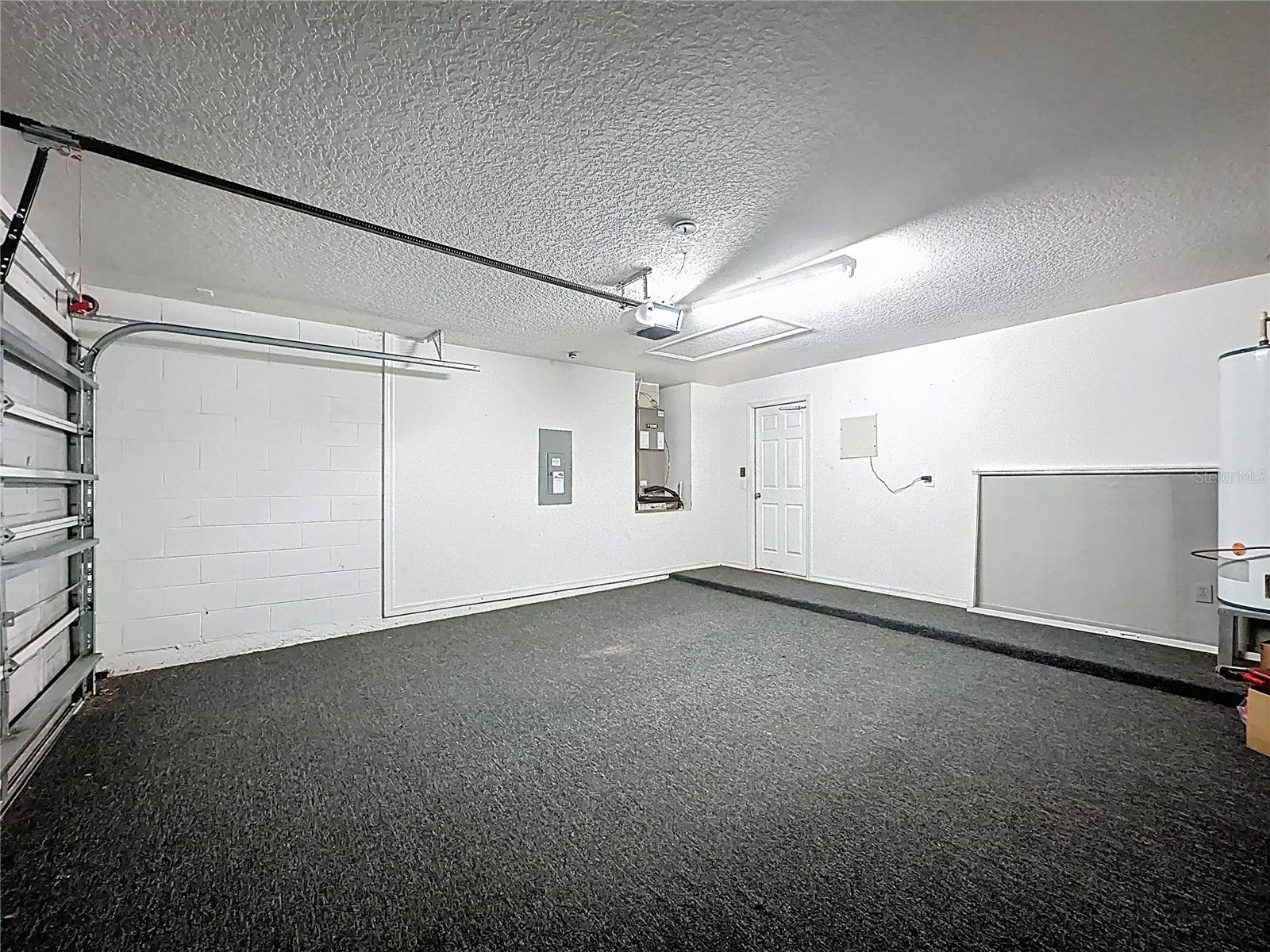 AVIANA PH 01 - Residential