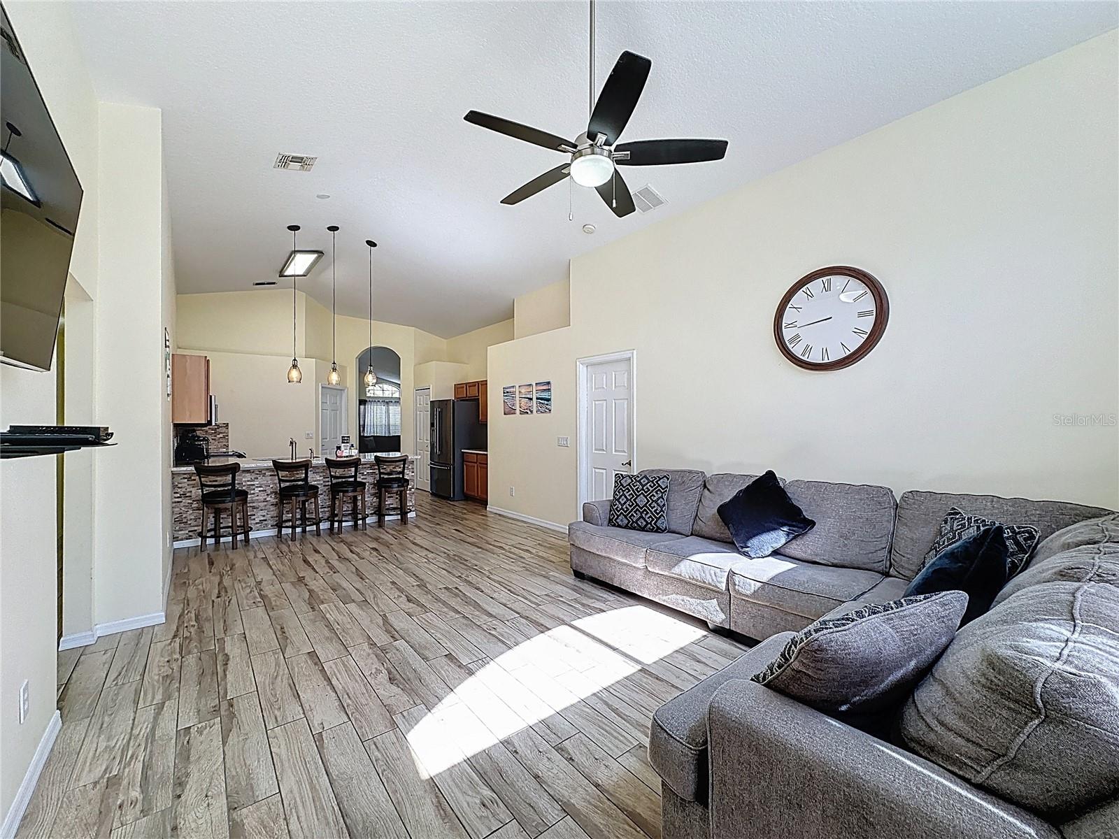 AVIANA PH 01 - Residential