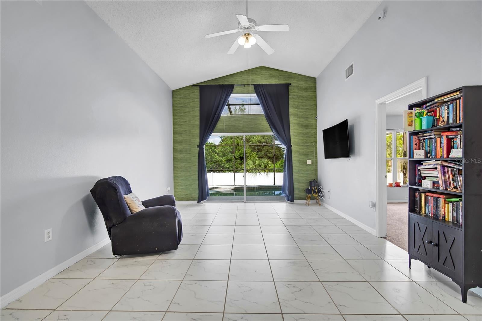 324 CASTERTON CIRCLE