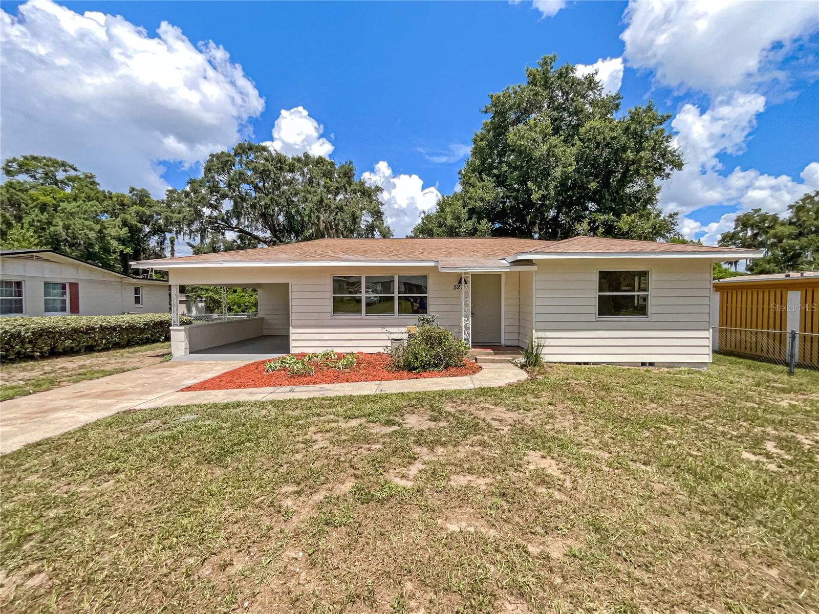 View EUSTIS, FL 32726 house