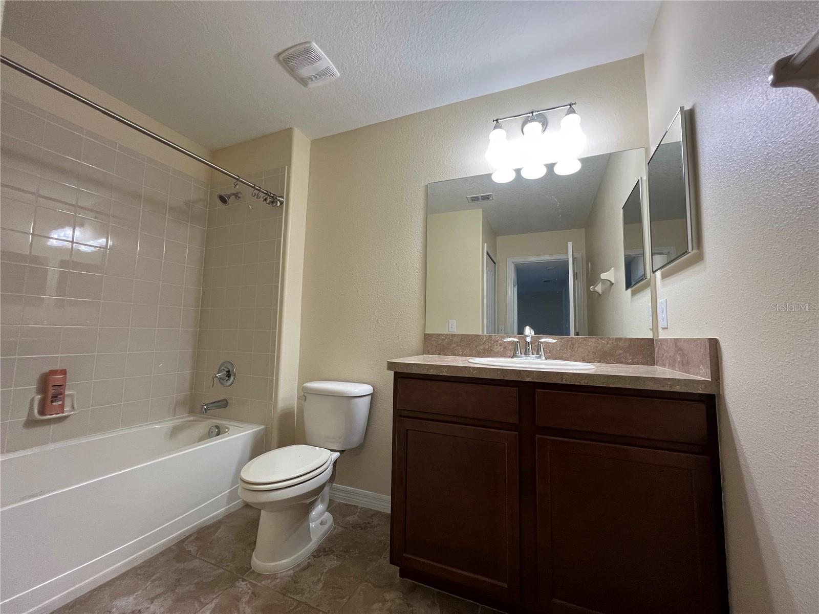 LIVE OAK PRESERVE 2C VILLAGES - Residential Lease