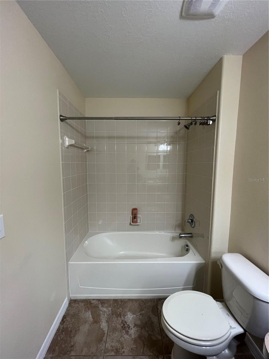 LIVE OAK PRESERVE 2C VILLAGES - Residential Lease