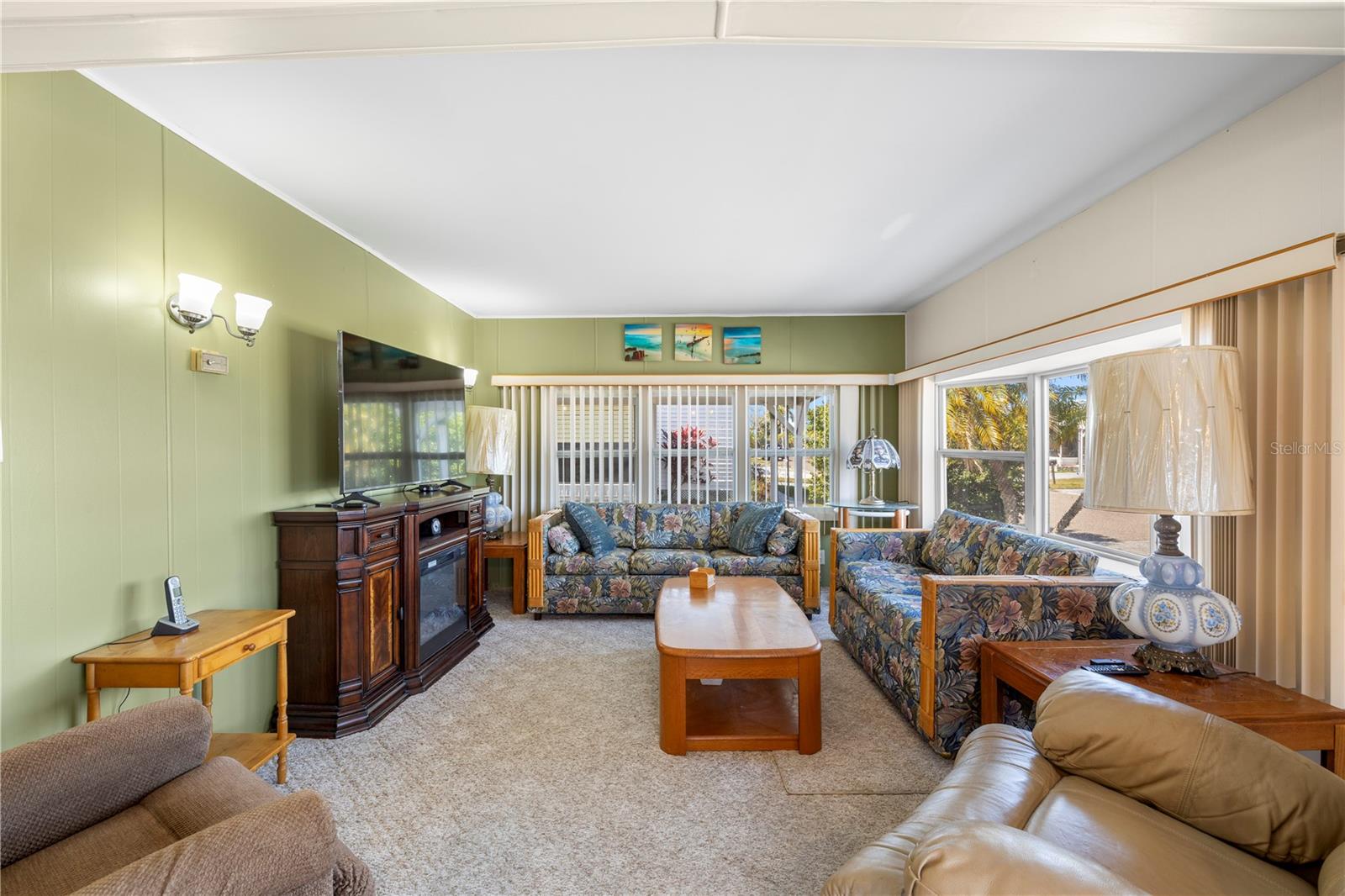 CASA LOMA MOBILEHOME - Residential