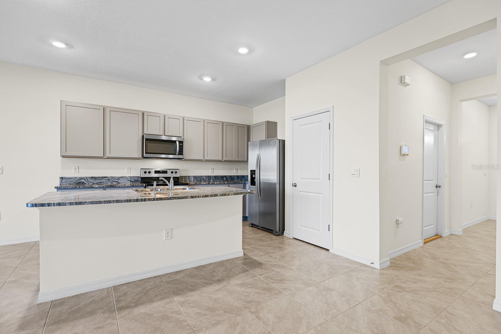 MANGROVE POINT PH 1 - Residential Lease