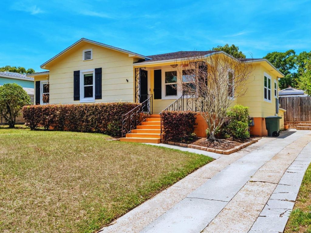 Photo of 2729 Buckingham Avenue, Lakeland, FL 33803 (MLS # L4961768)