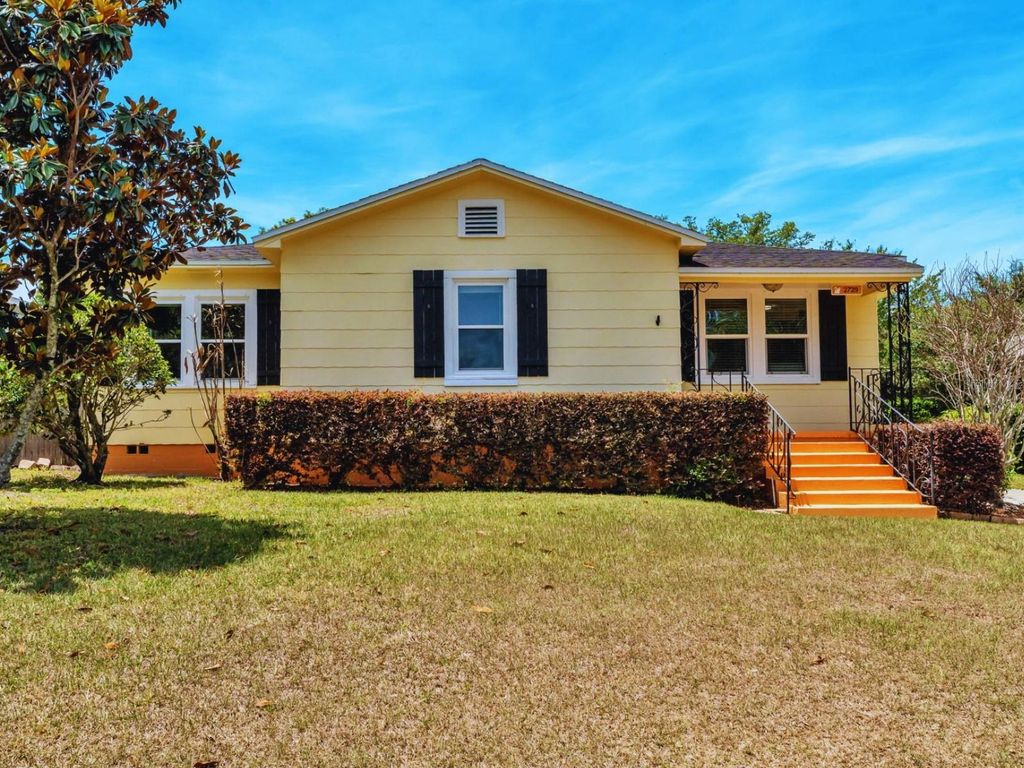 Photo of 2729 Buckingham Avenue, Lakeland, FL 33803 (MLS # L4961768)