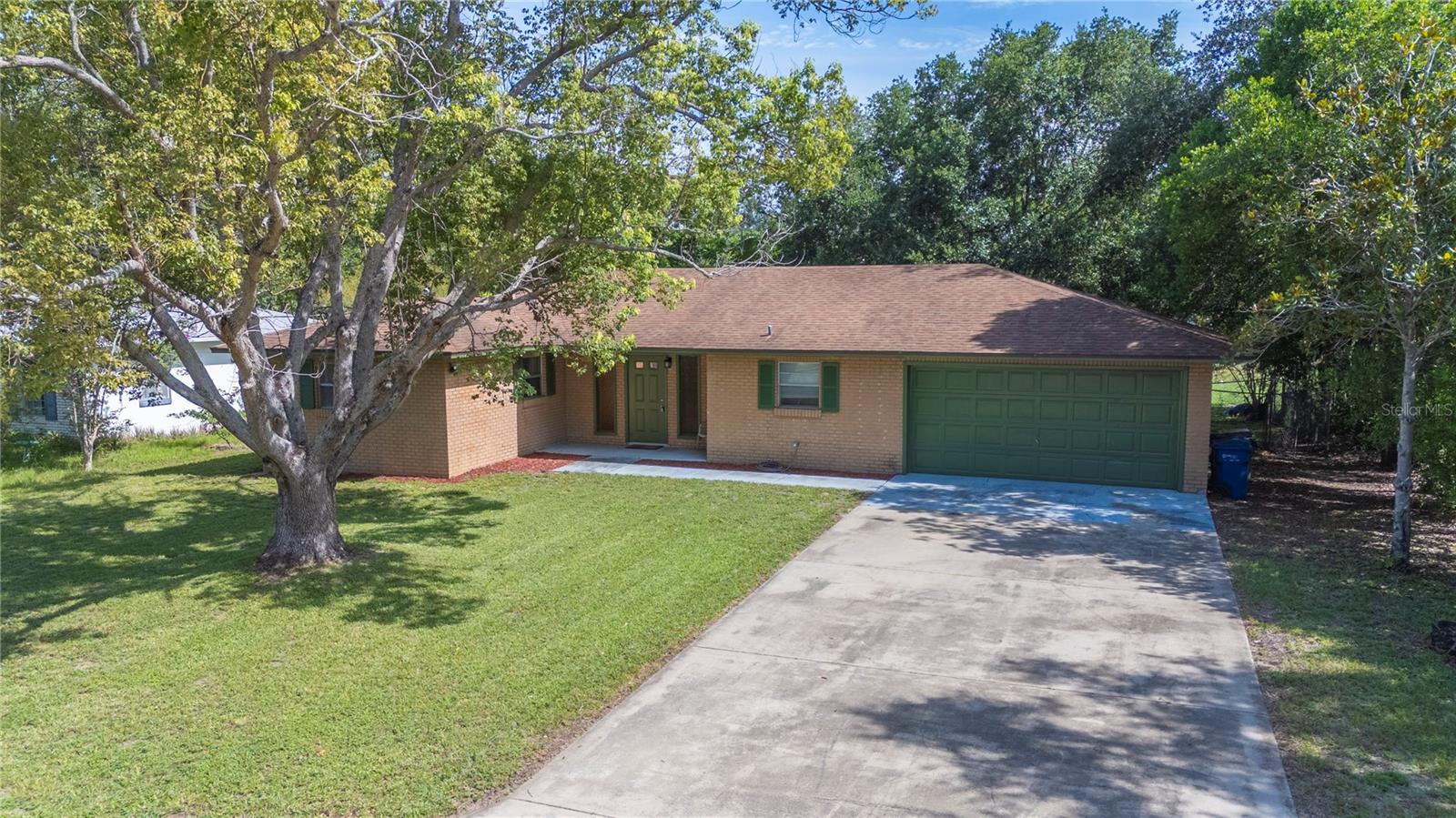 Spacious & Affordable Home with No HOA in Lake Alfred
This well-maintained 1,462 sq ft home offers a smart layout with generously sized rooms and the freedom of no HOA. Perfect for first-time buyers, downsizers, or investors, this property combines space, value, and convenience.
Inside, you’ll find brand-new carpet throughout and a kitchen featuring new Vinyl plank flooring along with a breakfast bar that opens to the living area ideal for everyday living and casual gatherings. Each bedroom provides comfortable space for rest, work, or play. The laundry area is located in the garage, maximizing interior living space.
Enjoy a fully fenced backyard perfect for pets, outdoor entertaining, or relaxing and an attached two-car garage for secure parking and extra storage.
Centrally located in Lake Alfred, this home offers easy access to schools, parks, shopping, and major roadways.
Schedule your showing today to see your future home! *******This home is USDA eligible.************