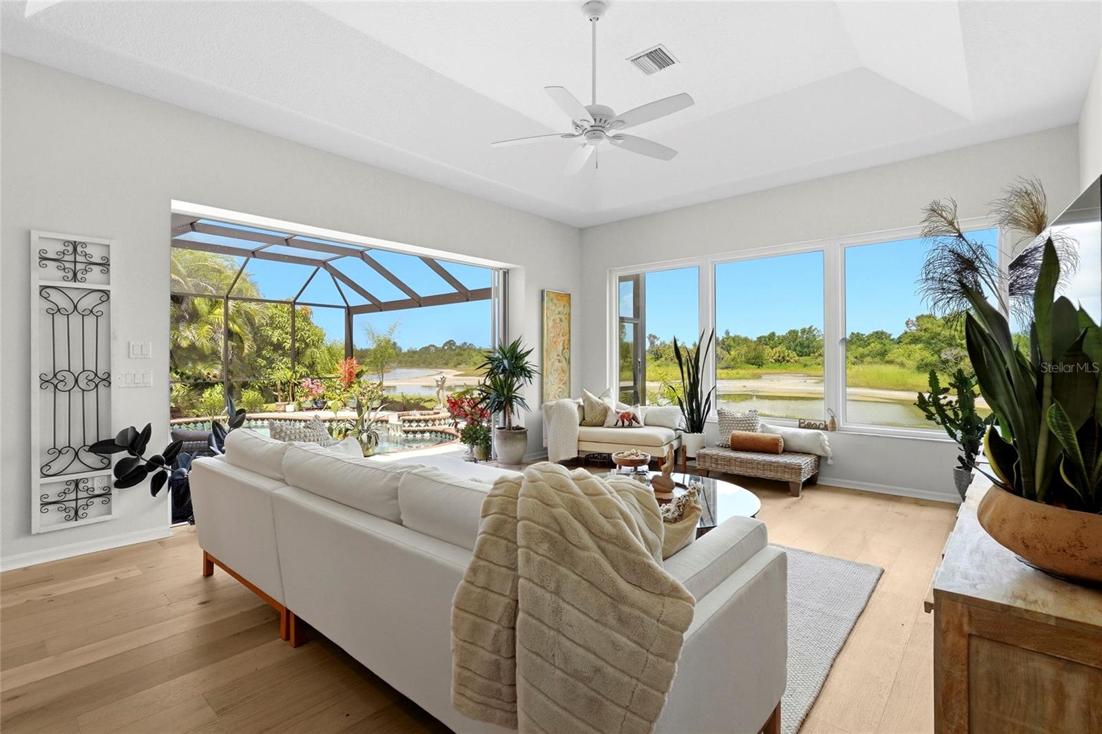 THE LAKES OF JACARANDA - Residential