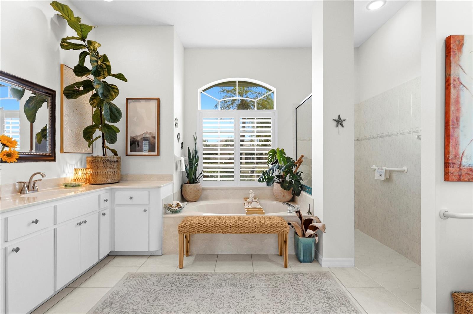 THE LAKES OF JACARANDA - Residential