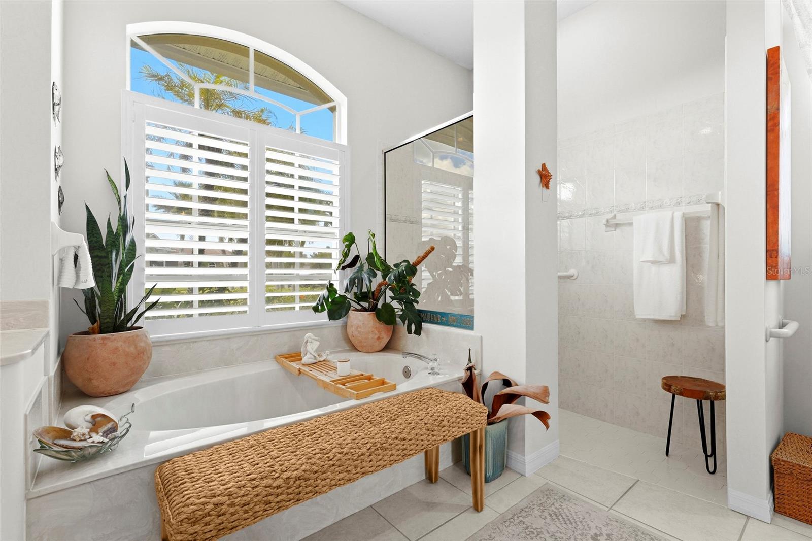 THE LAKES OF JACARANDA - Residential