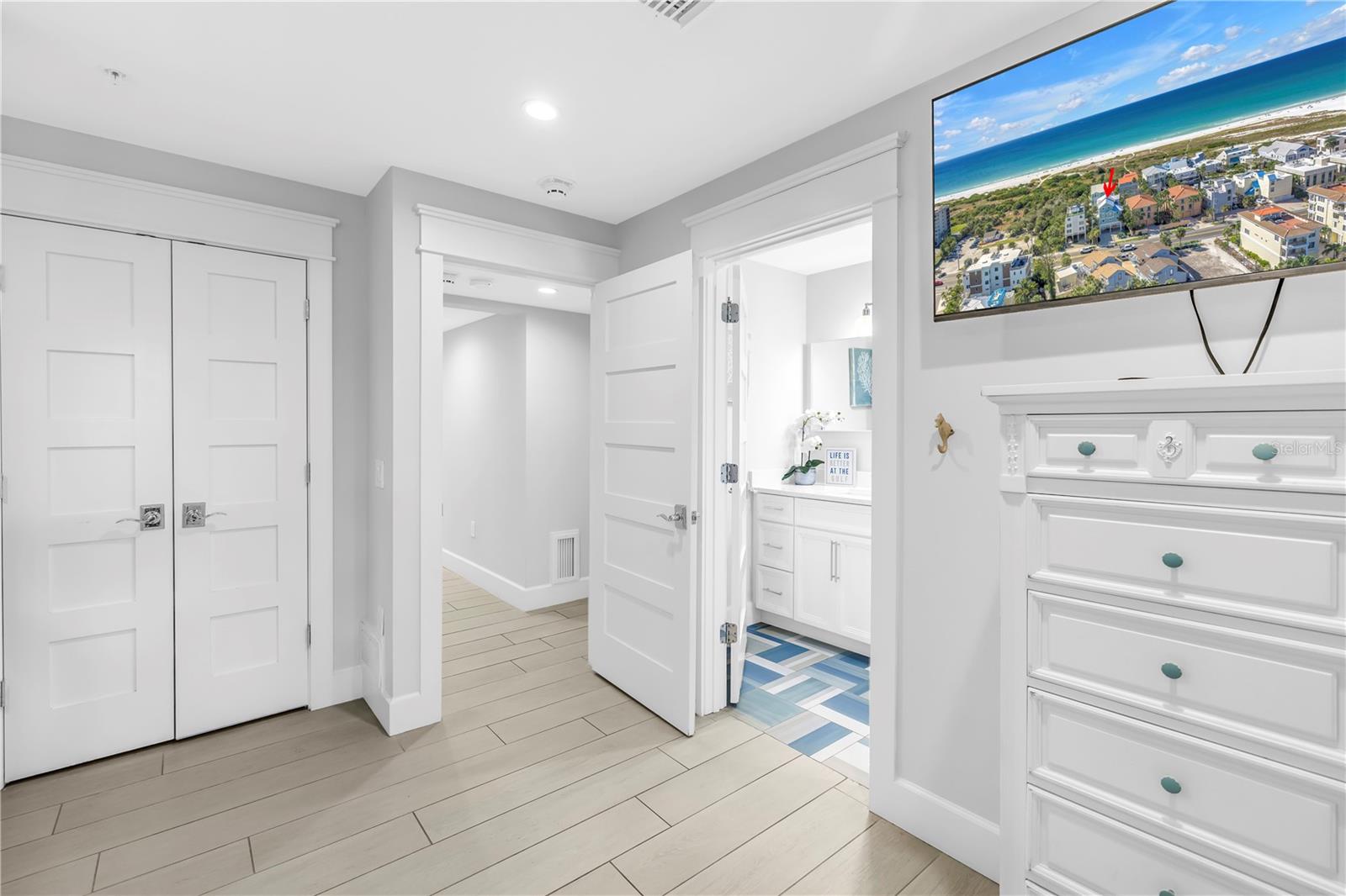 SARASOTA BEACH - Residential