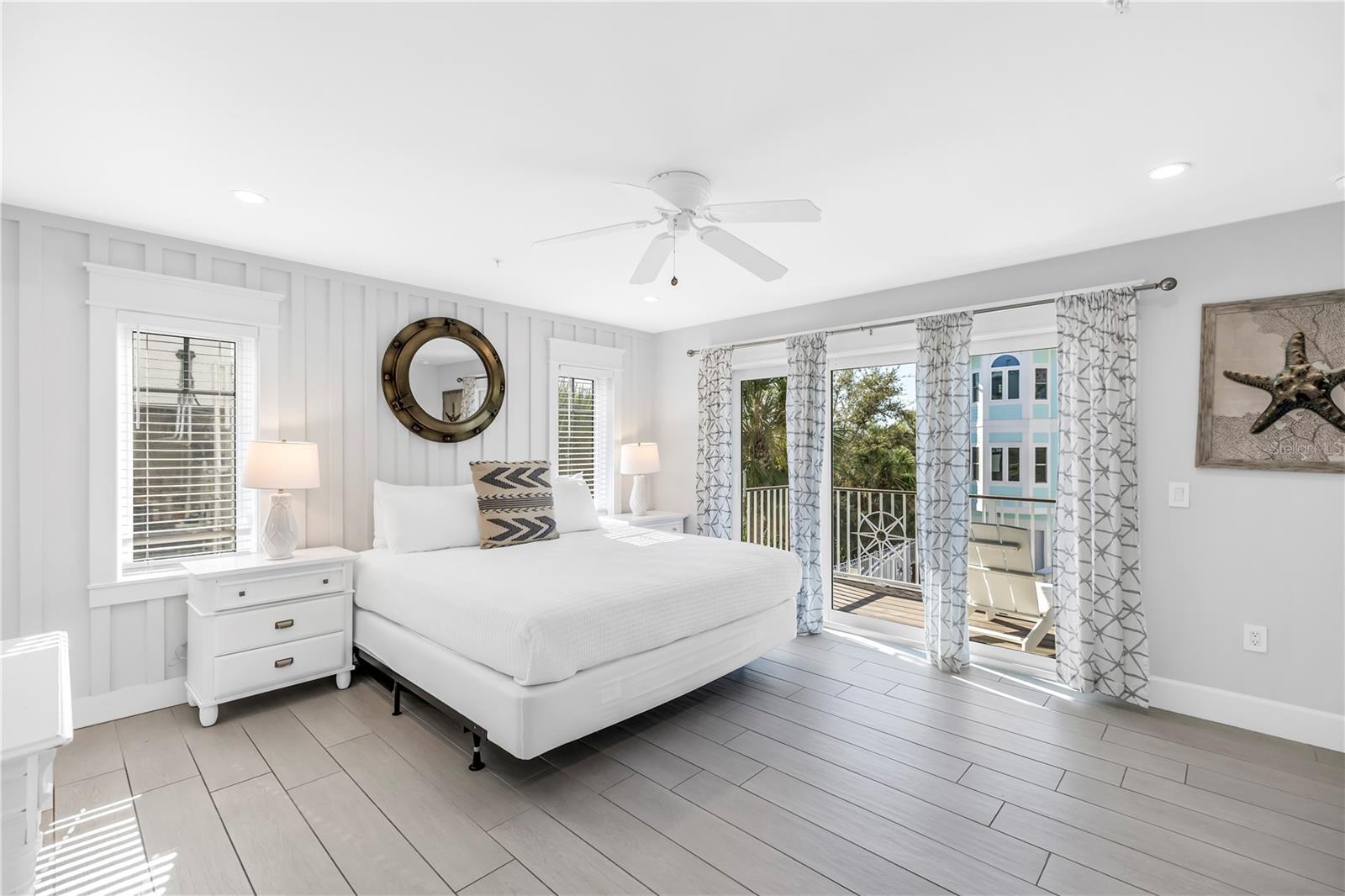 SARASOTA BEACH - Residential