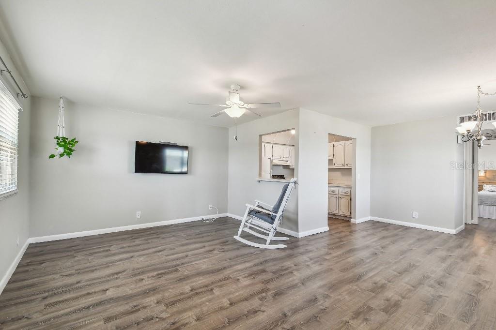 302 ANDOVER PLACE S 162