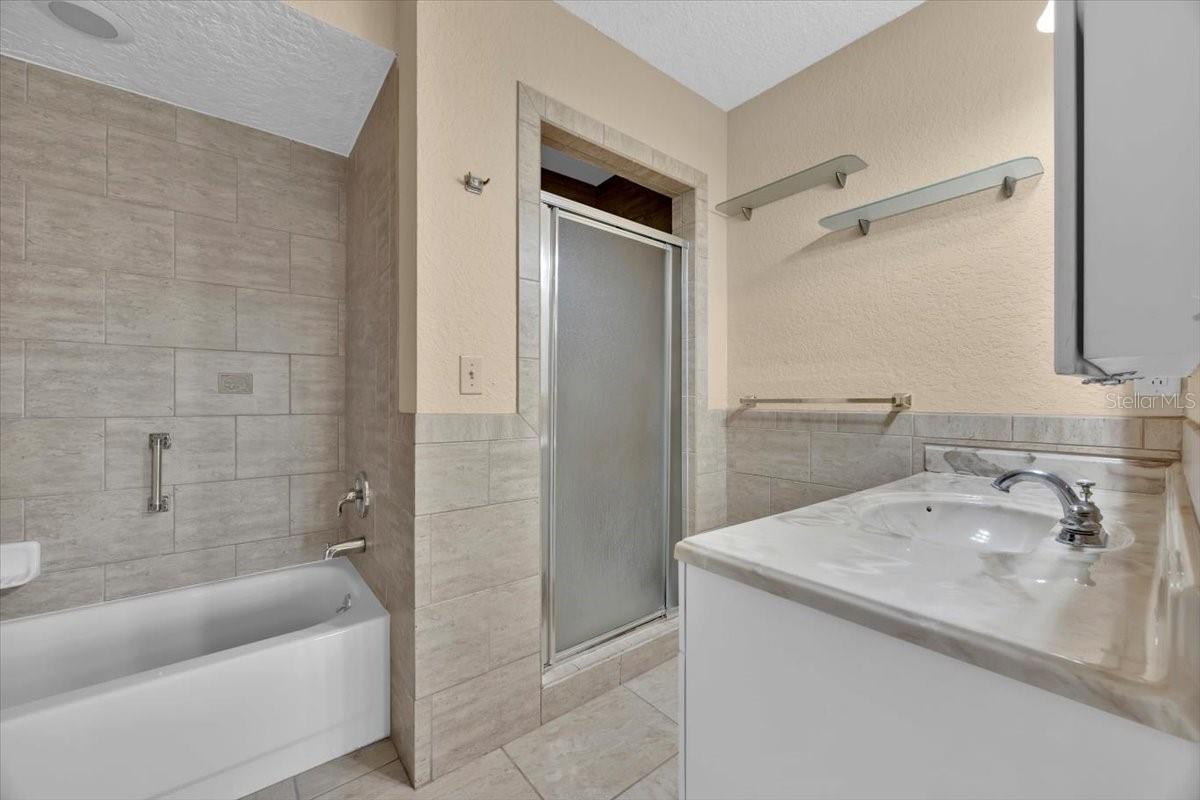 SWEETWATER GOLF & TENNIS CLUB ADD 02 - Residential