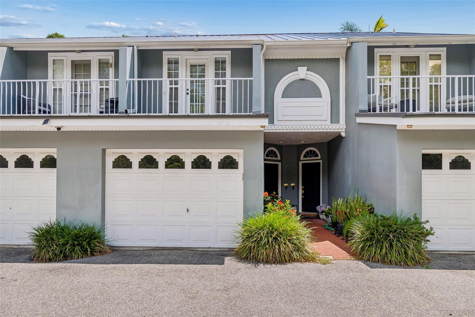 THE VILLAS OF BAY VILLA PLACE - Residential