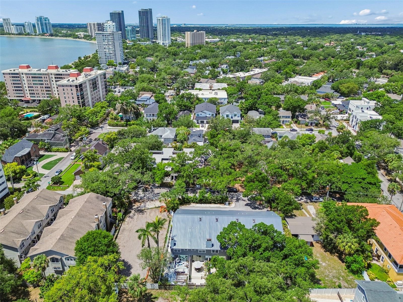 THE VILLAS OF BAY VILLA PLACE - Residential