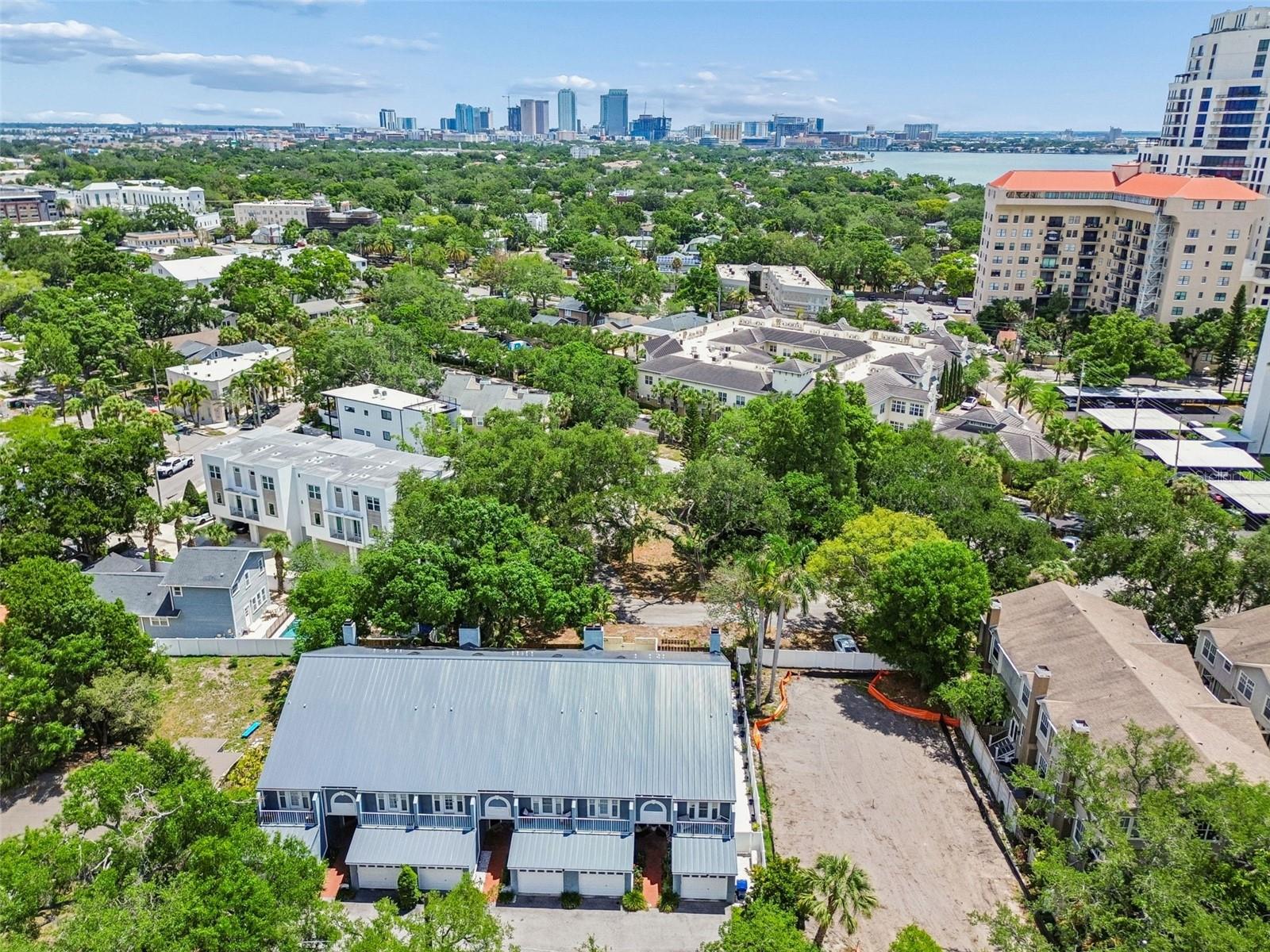THE VILLAS OF BAY VILLA PLACE - Residential