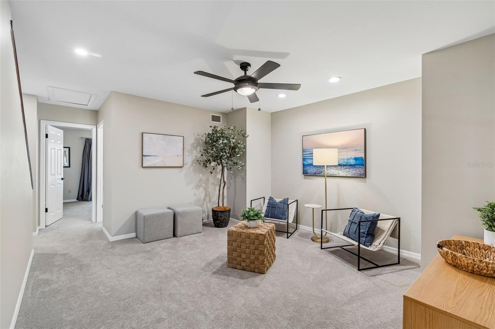 THE VILLAS OF BAY VILLA PLACE - Residential
