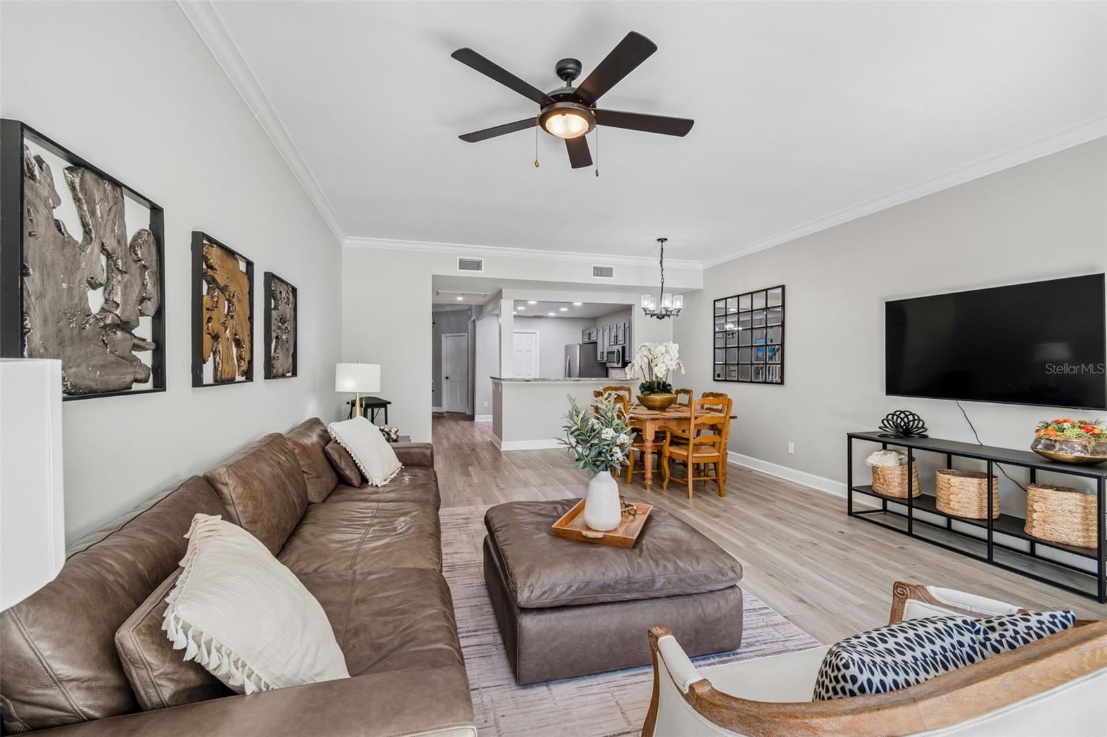 THE VILLAS OF BAY VILLA PLACE - Residential