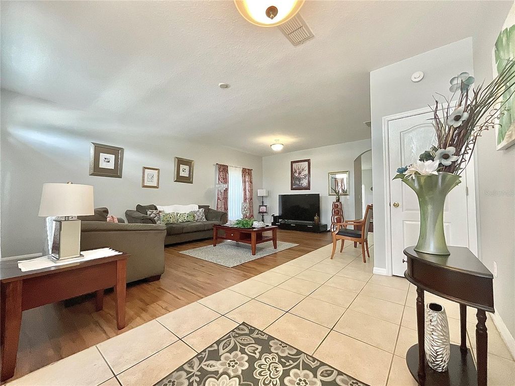 Photo of 907 Hacienda Circle, Kissimmee, FL 34741 (MLS # S5146011)