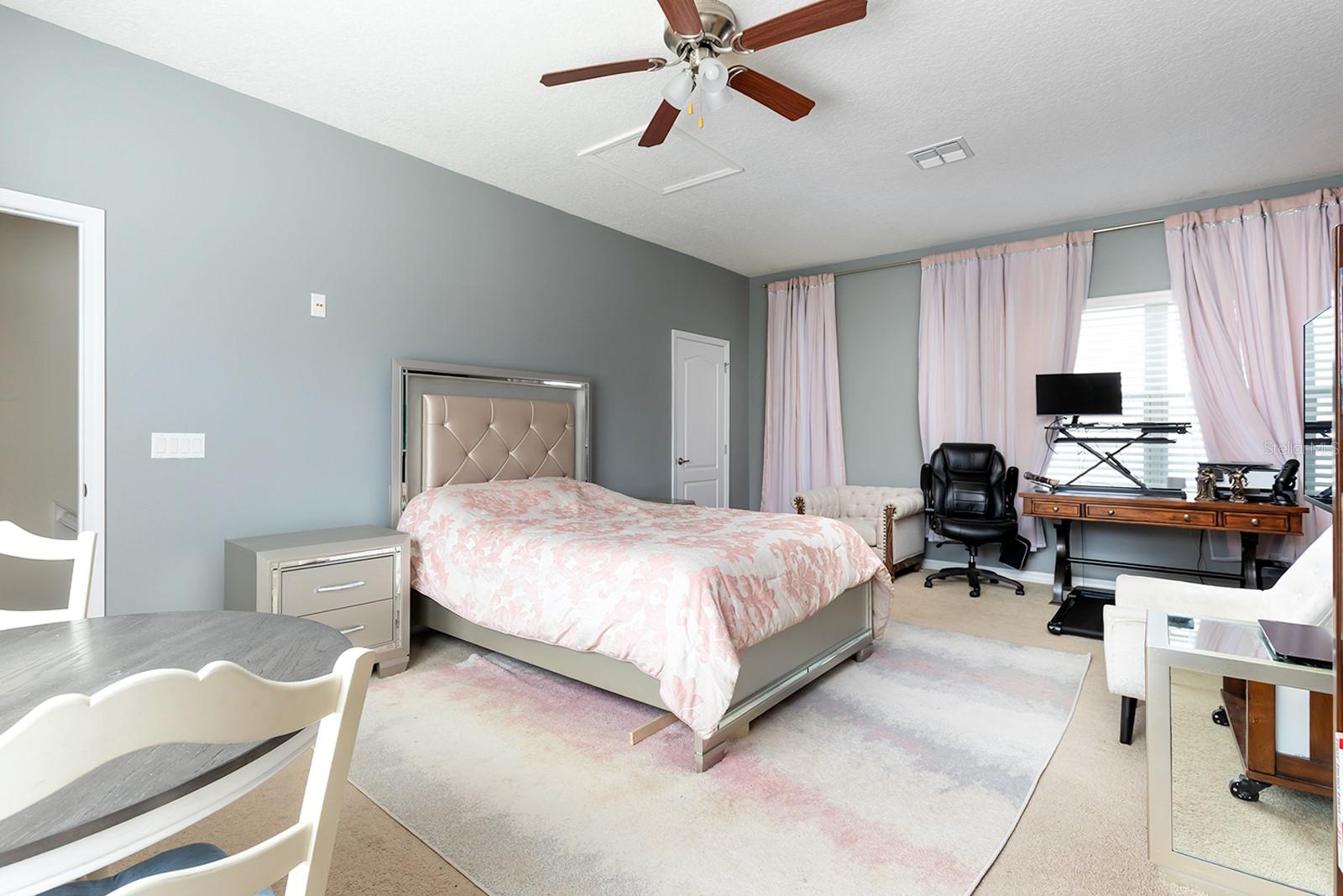 OVERLOOK 2 HAMLIN - Residential