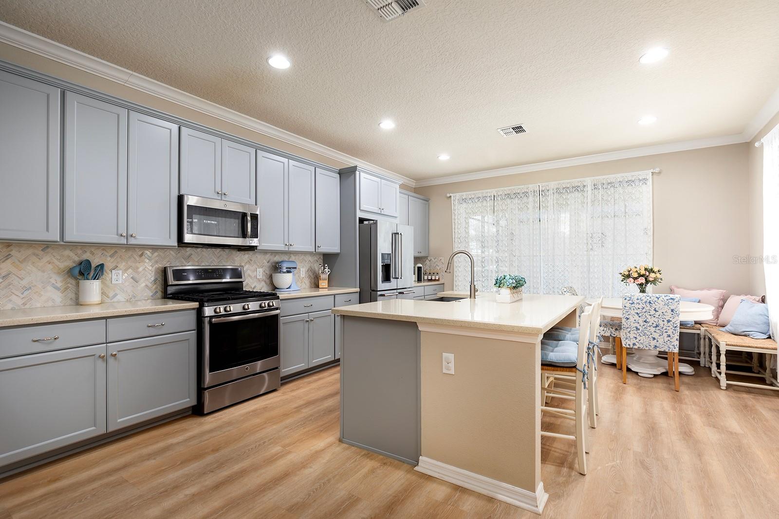 OVERLOOK 2 HAMLIN - Residential