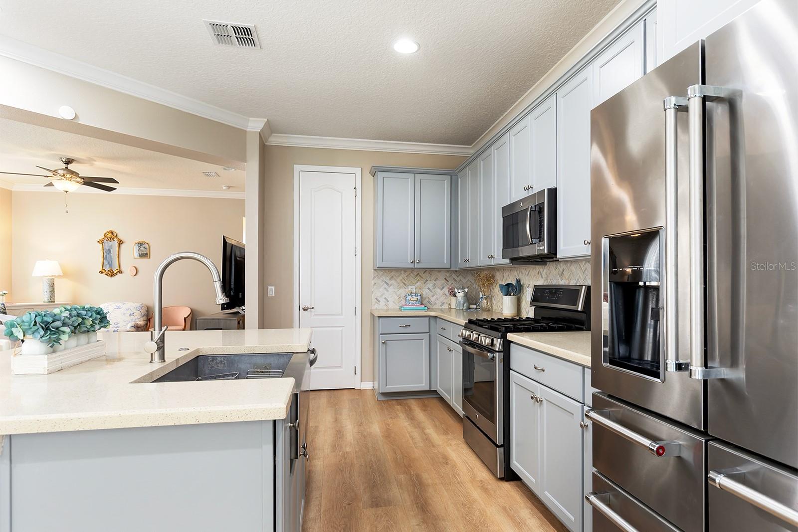 OVERLOOK 2 HAMLIN - Residential