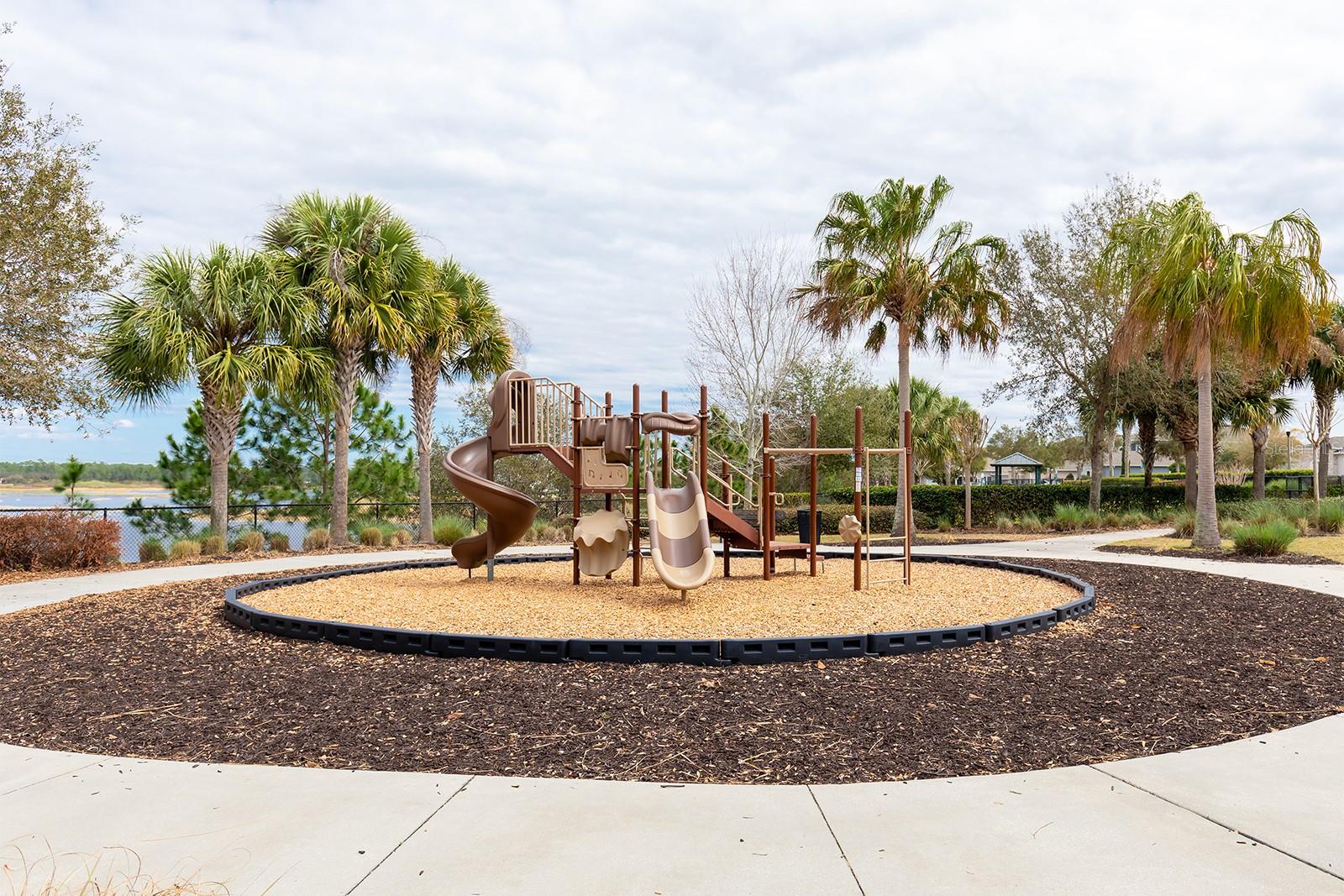 OVERLOOK 2 HAMLIN - Residential