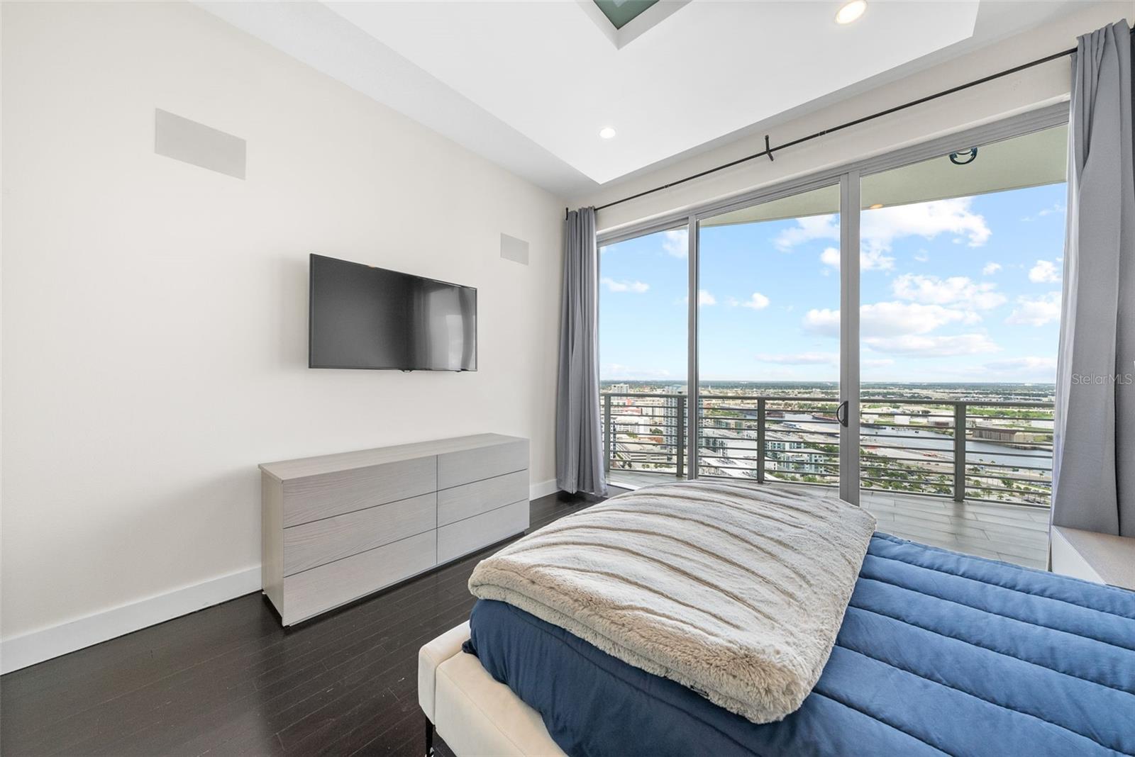 TOWERS OF CHANNELSIDE CONDOMIN - Residential Lease