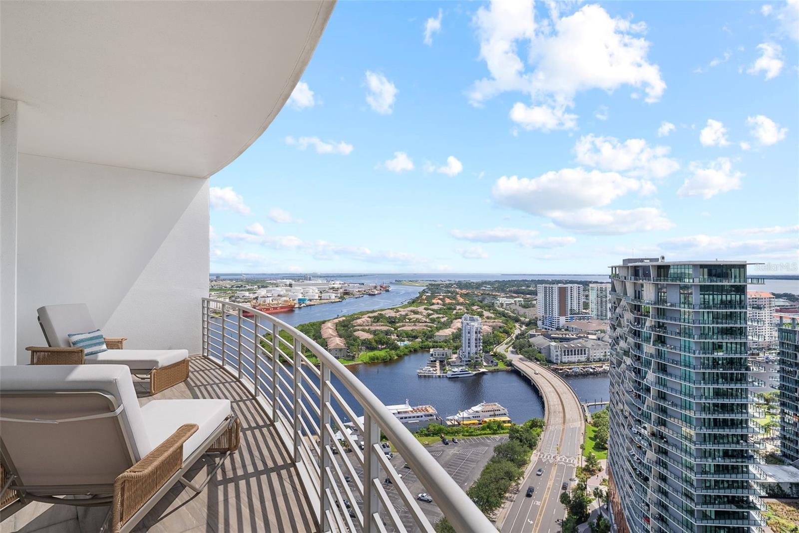 TOWERS OF CHANNELSIDE CONDOMIN - Residential Lease