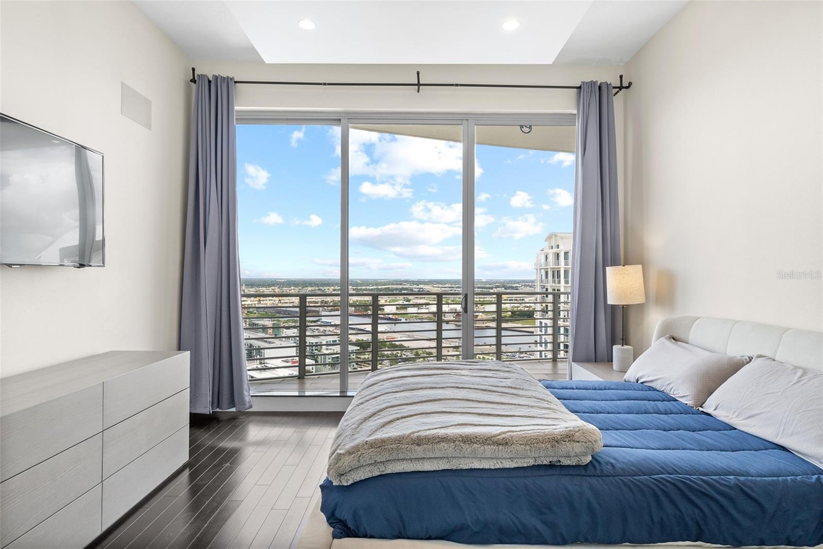 TOWERS OF CHANNELSIDE CONDOMIN - Residential Lease