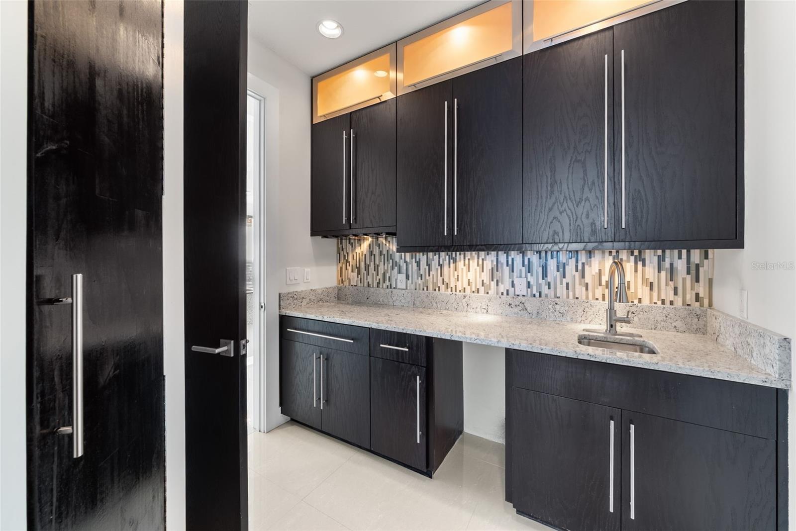 TOWERS OF CHANNELSIDE CONDOMIN - Residential Lease