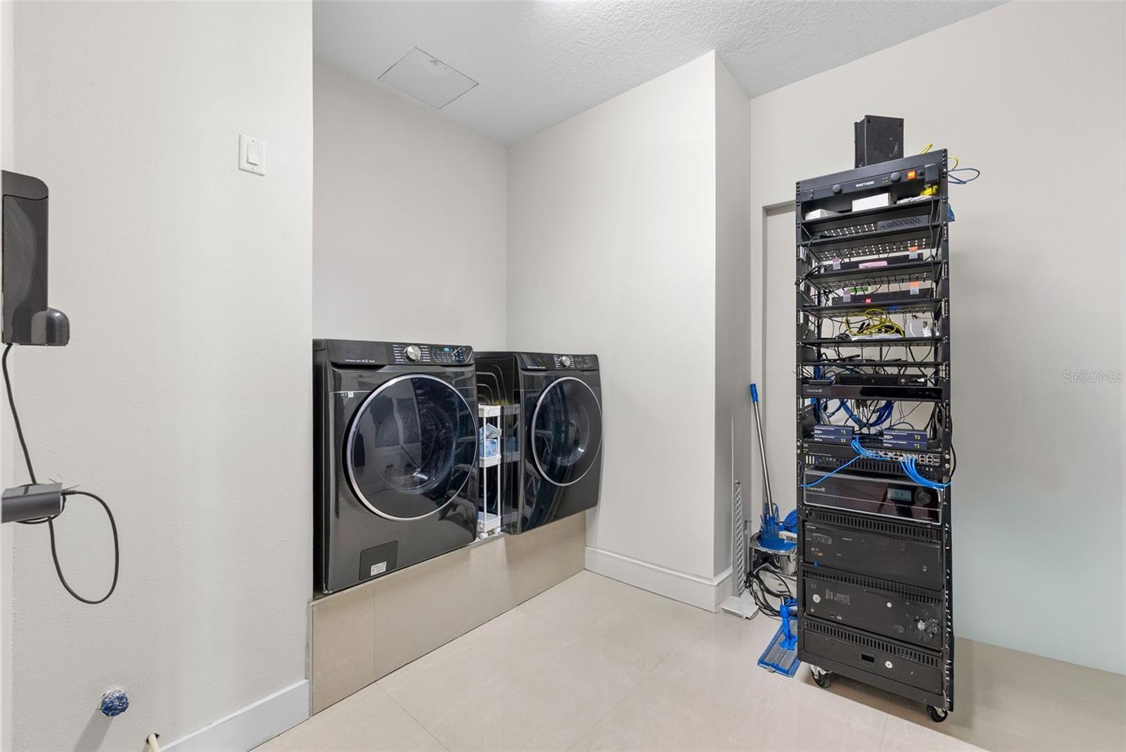 TOWERS OF CHANNELSIDE CONDOMIN - Residential Lease